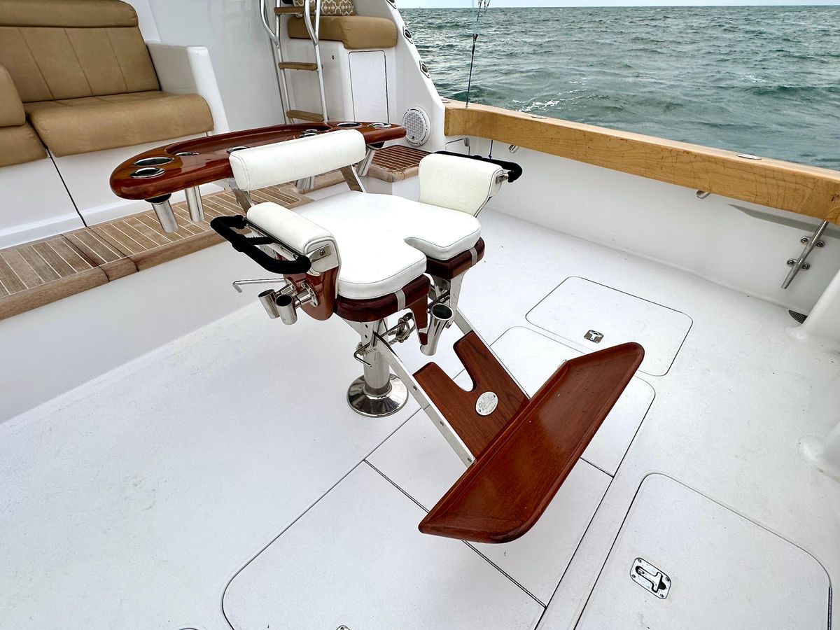 2004 Viking 56 