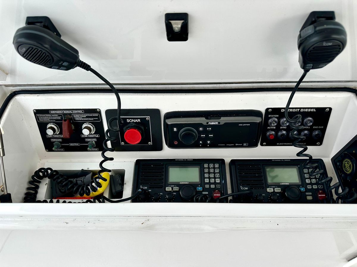 2004 Viking 56 