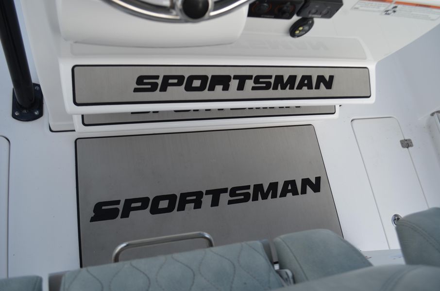 2019 Sportsman Open 282 Center Console