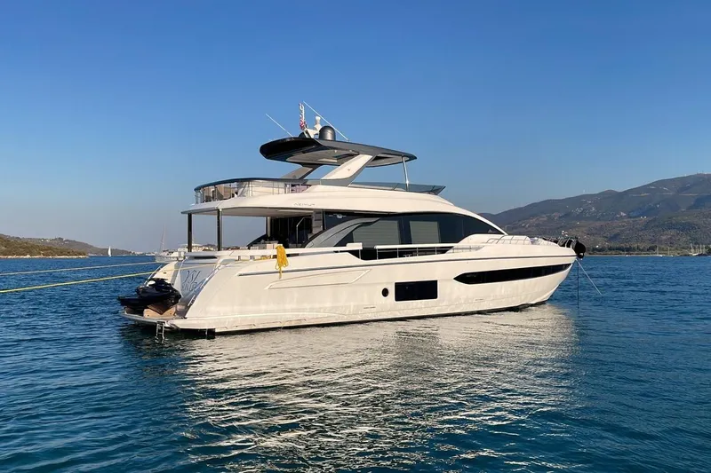 Ma Belle Yacht Photos Pics Luxury 2022 Azimut Fly 78 yacht anchored