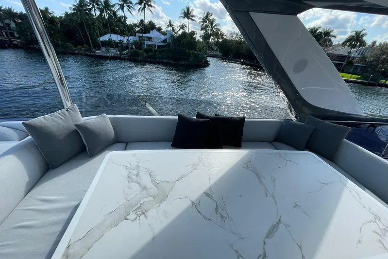 Ma Belle Yacht Photos Pics flybridge