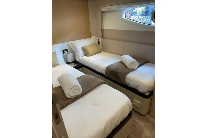 Ma Belle Yacht Photos Pics guests cabin