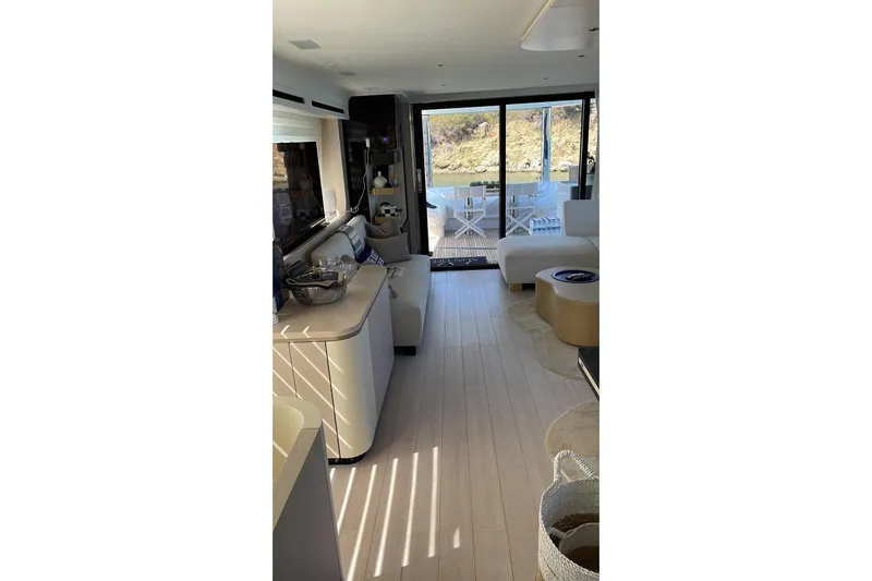 Ma Belle Yacht Photos Pics Saloon