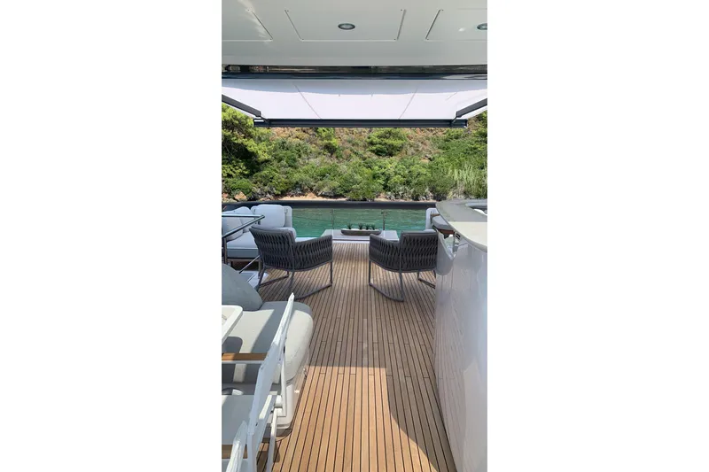Ma Belle Yacht Photos Pics Luxurious deck of 2022 Azimut Fly 78 yacht FLYBRIDGE