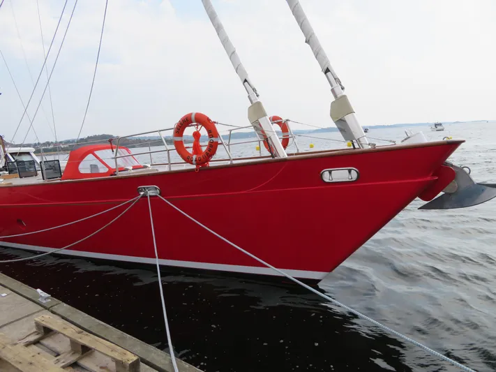 Selene Rouge Yacht Photos Pics 