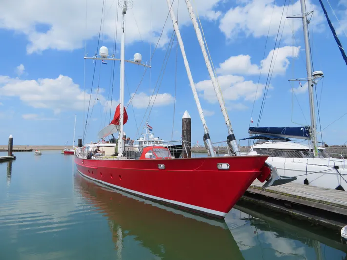 Selene Rouge Yacht Photos Pics 