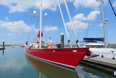 Custom Line SM Europe Ltd. SMY 117