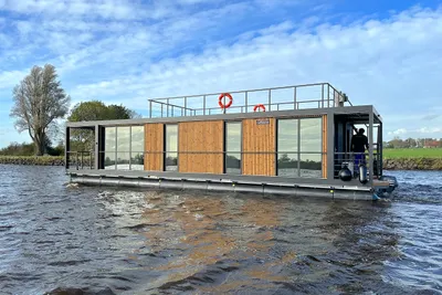 2026 La Mare Houseboat Modern 15 NEW