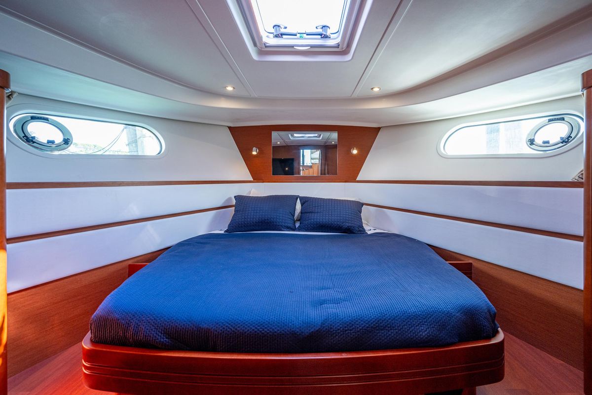 2018 Beneteau 44 