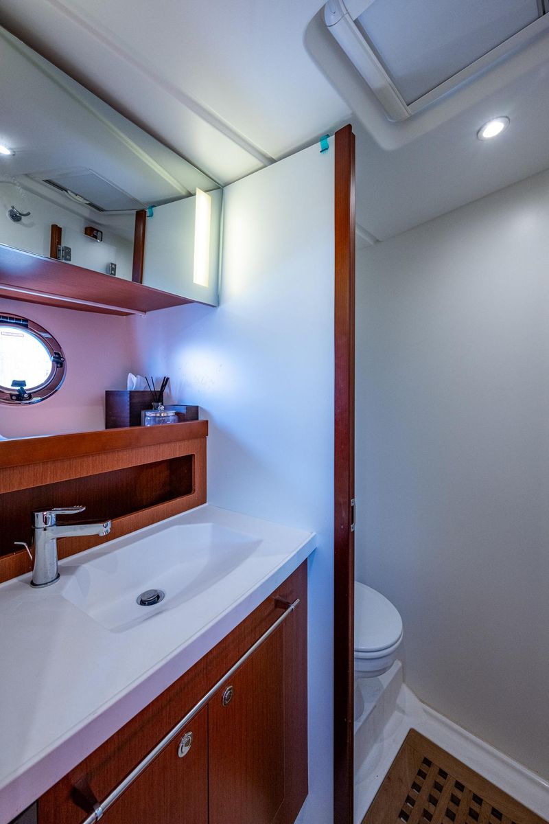 2018 Beneteau 44 