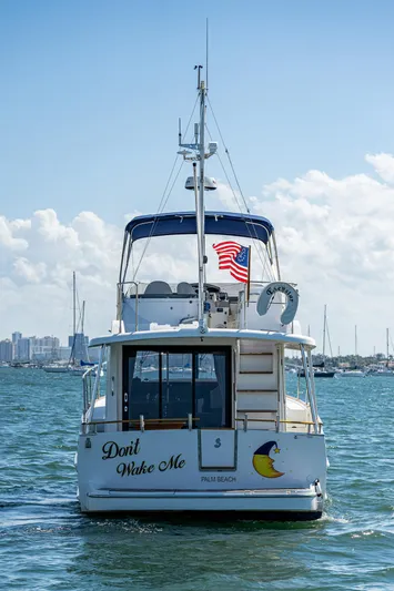 Low Hours Yacht Photos Pics 