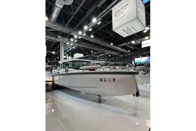 2025 Axopar 29 XC Cross Cabin