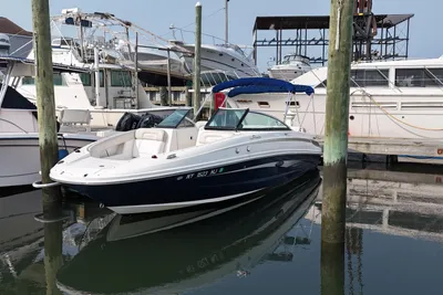 Sea Ray 240 Sundeck
