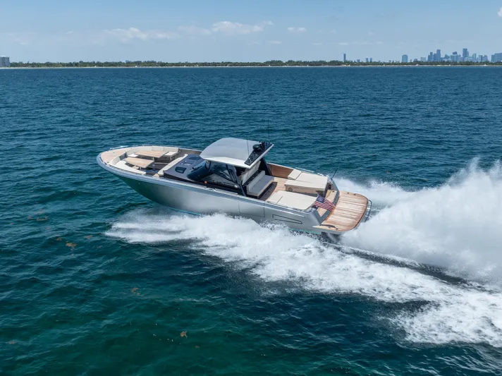 Yanina Yacht Photos Pics 