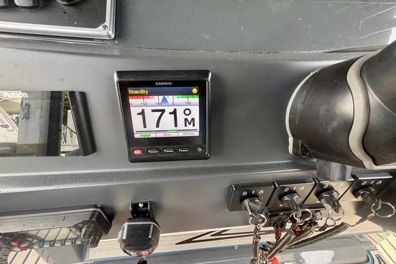  Yacht Photos Pics Garmin display on 2016 Hydra-Sports 4200 Siesta boat dashboard showing 171 M.