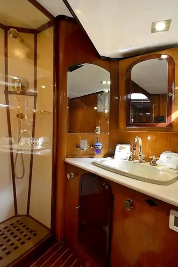 Wind Of Change Yacht Photos Pics 1988 Brooke Marine Motorsailer bathroom with shower and sink