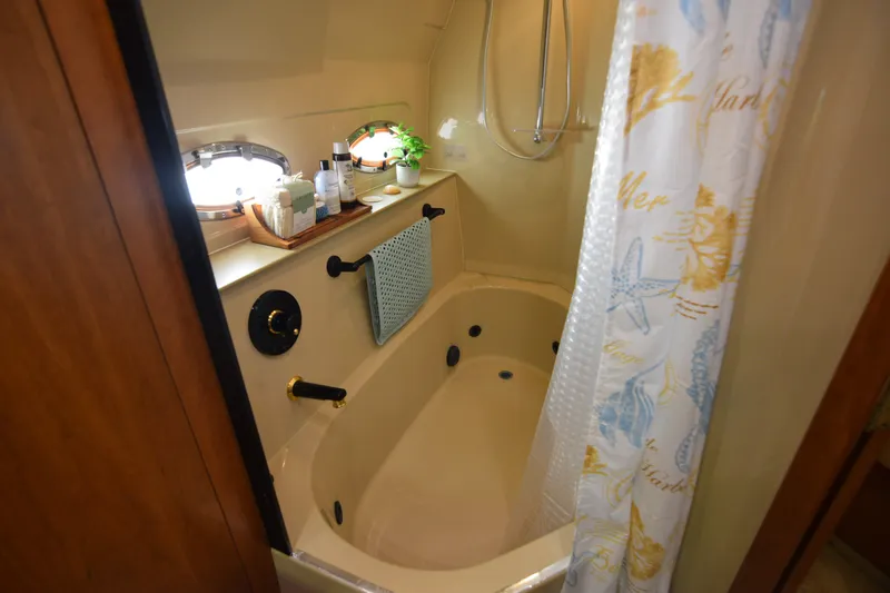 La Vita Bella Yacht Photos Pics 