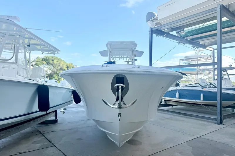 Knot Online Yacht Photos Pics 32 SeaVee - Bow Profile