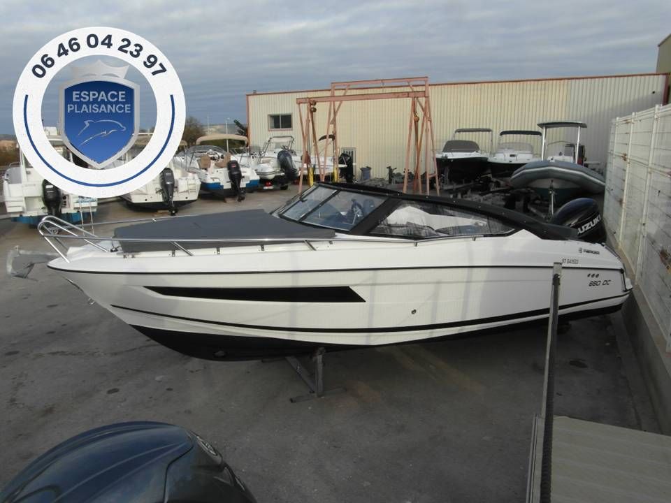 2022 Parker 690 Day Cruiser