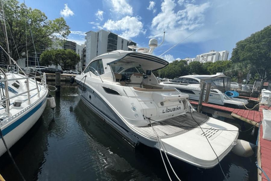 2017 Sea Ray 350 Sundancer Coupe