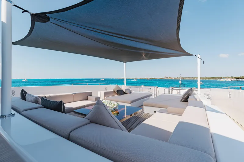 Domani Yacht Photos Pics 