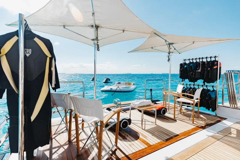 Domani Yacht Photos Pics 