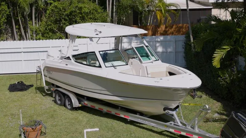 Boston Whaler 280 Vantage Yacht Photos Pics 