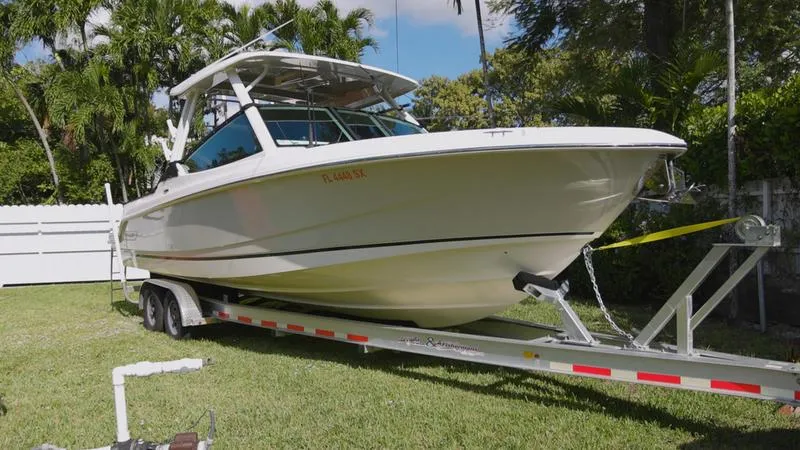 Boston Whaler 280 Vantage Yacht Photos Pics 