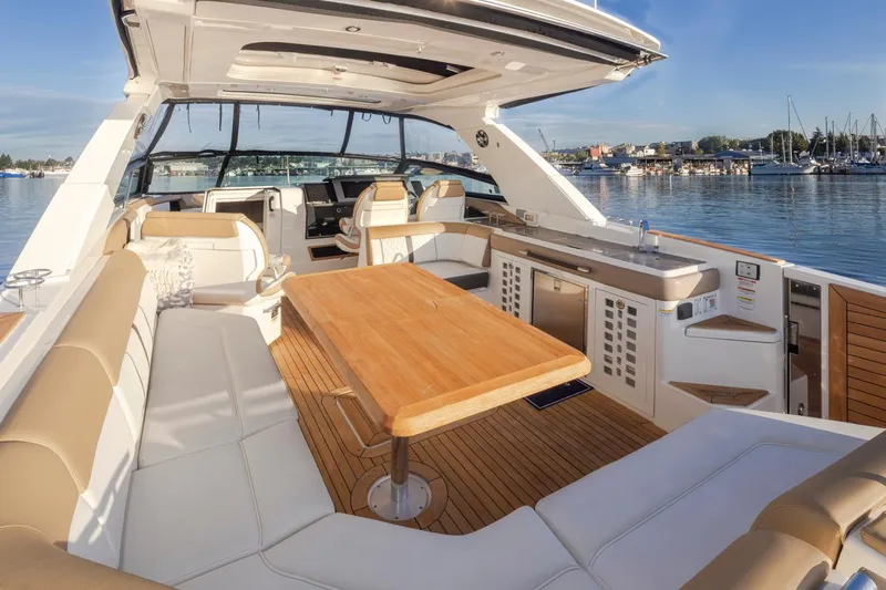 Domaign Yacht Photos Pics Cockpit Forward