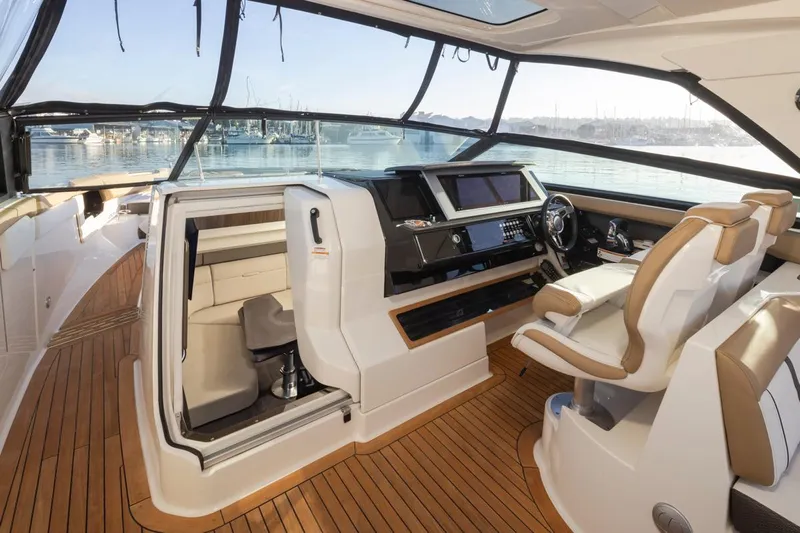 Domaign Yacht Photos Pics Helm