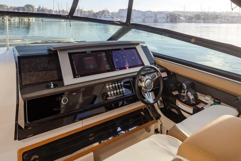 Domaign Yacht Photos Pics Helm