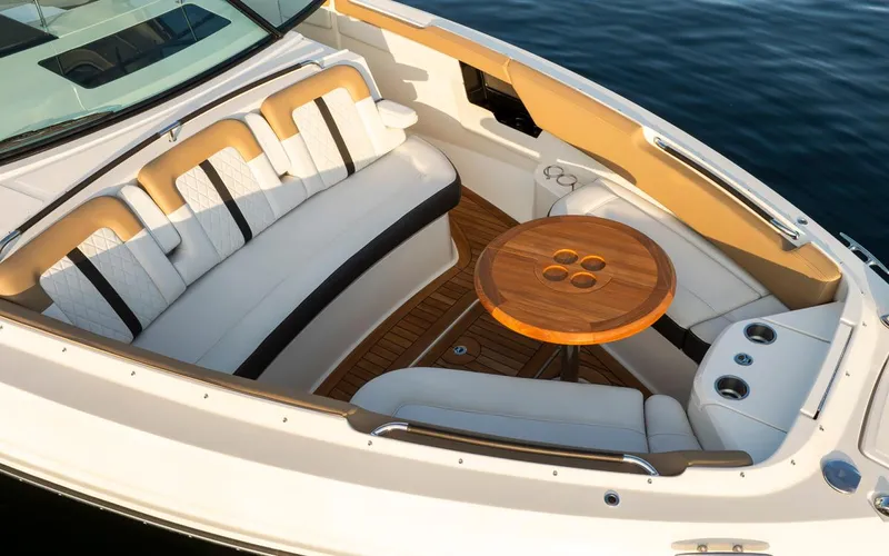 Domaign Yacht Photos Pics Foredeck