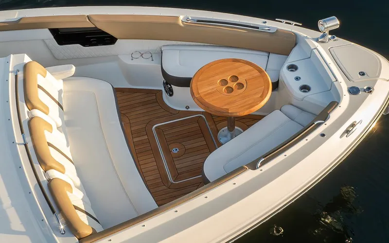 Domaign Yacht Photos Pics Foredeck