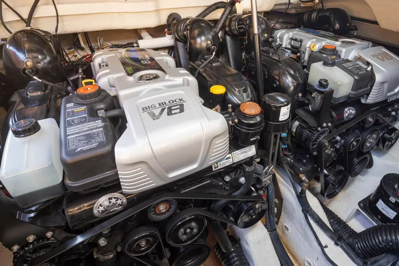 Domaign Yacht Photos Pics Engine Room