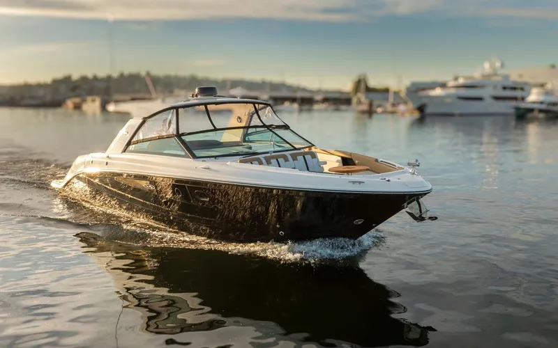 Domaign Yacht Photos Pics Starboard Running Profile