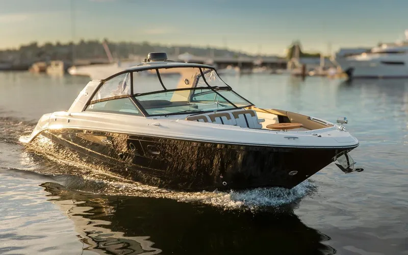 Domaign Yacht Photos Pics Starboard Running Profile