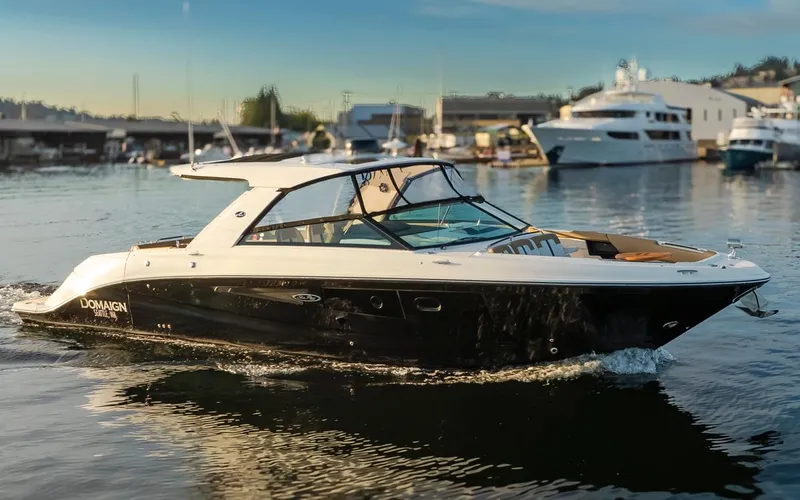 Domaign Yacht Photos Pics Starboard Running Profile