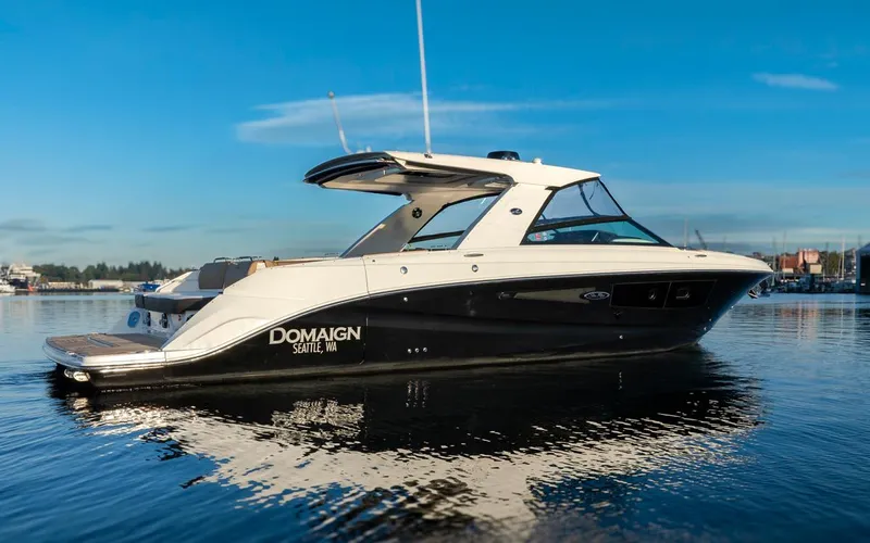 Domaign Yacht Photos Pics Starboard Stern Profile