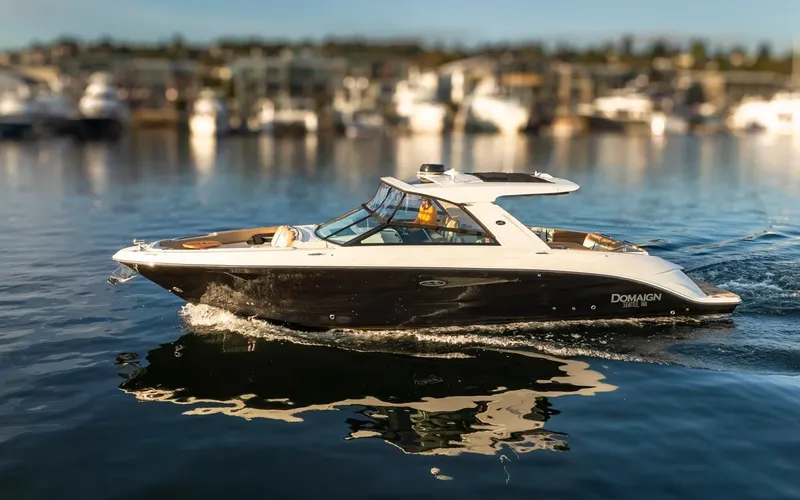 Domaign Yacht Photos Pics Port Running Profile