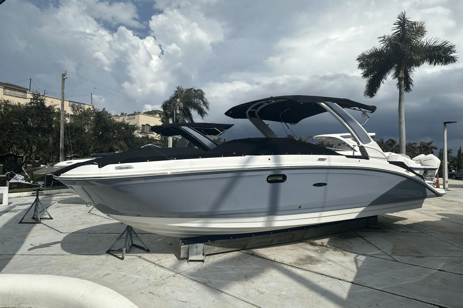 2024 Sea Ray SDX 270 Outboard RunaboutBoot Kaufen YachtWorld