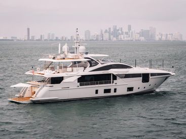 2019 114' Azimut-35M GRANDE Naples, FL, US