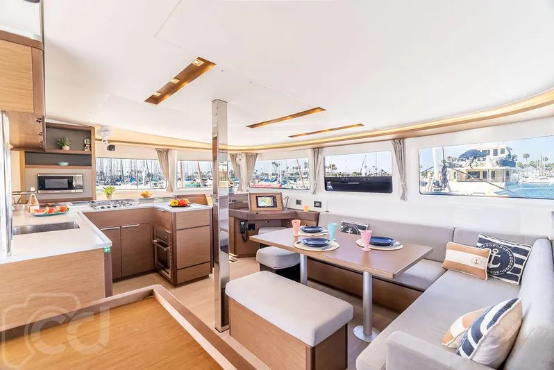 Flying B Yacht Photos Pics 