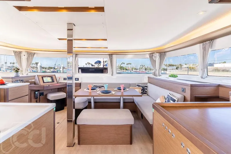 Flying B Yacht Photos Pics 