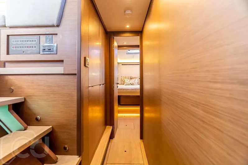 Flying B Yacht Photos Pics 