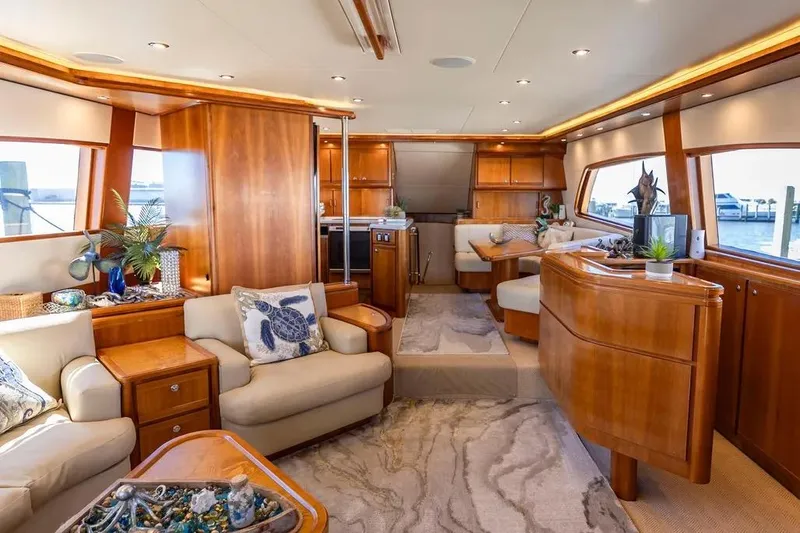 Reel Busy Yacht Photos Pics 