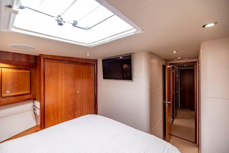 Reel Busy Yacht Photos Pics 