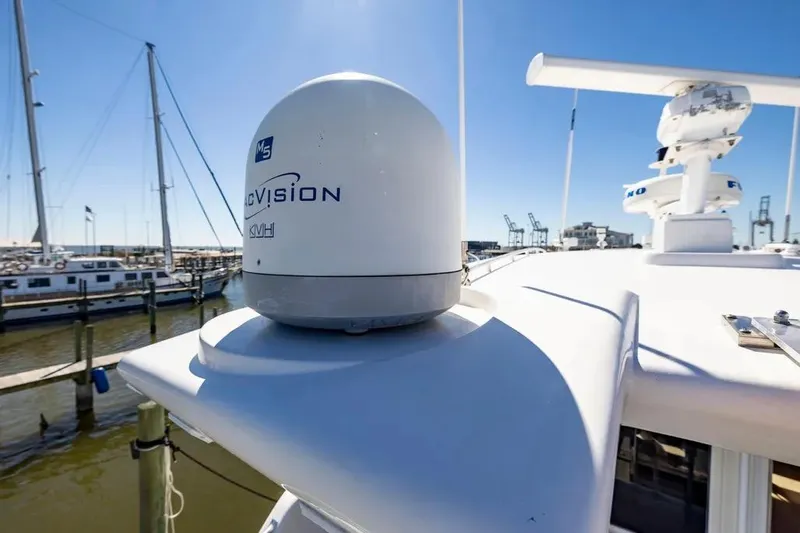 Reel Busy Yacht Photos Pics 