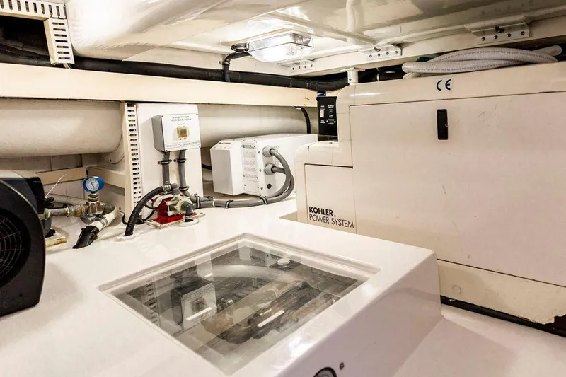 Reel Busy Yacht Photos Pics 