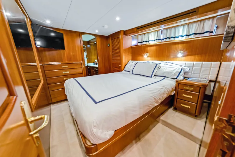 Serenity Yacht Photos Pics Starboard Guest Stateroom