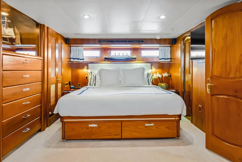 Serenity Yacht Photos Pics Owner's Stateroom